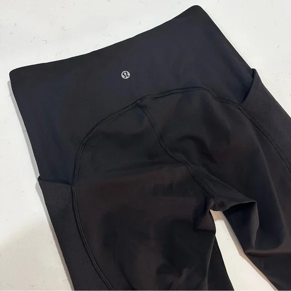 Lululemon Breezy Dot Crop *19" - Size 6 - Picture 10 of 12